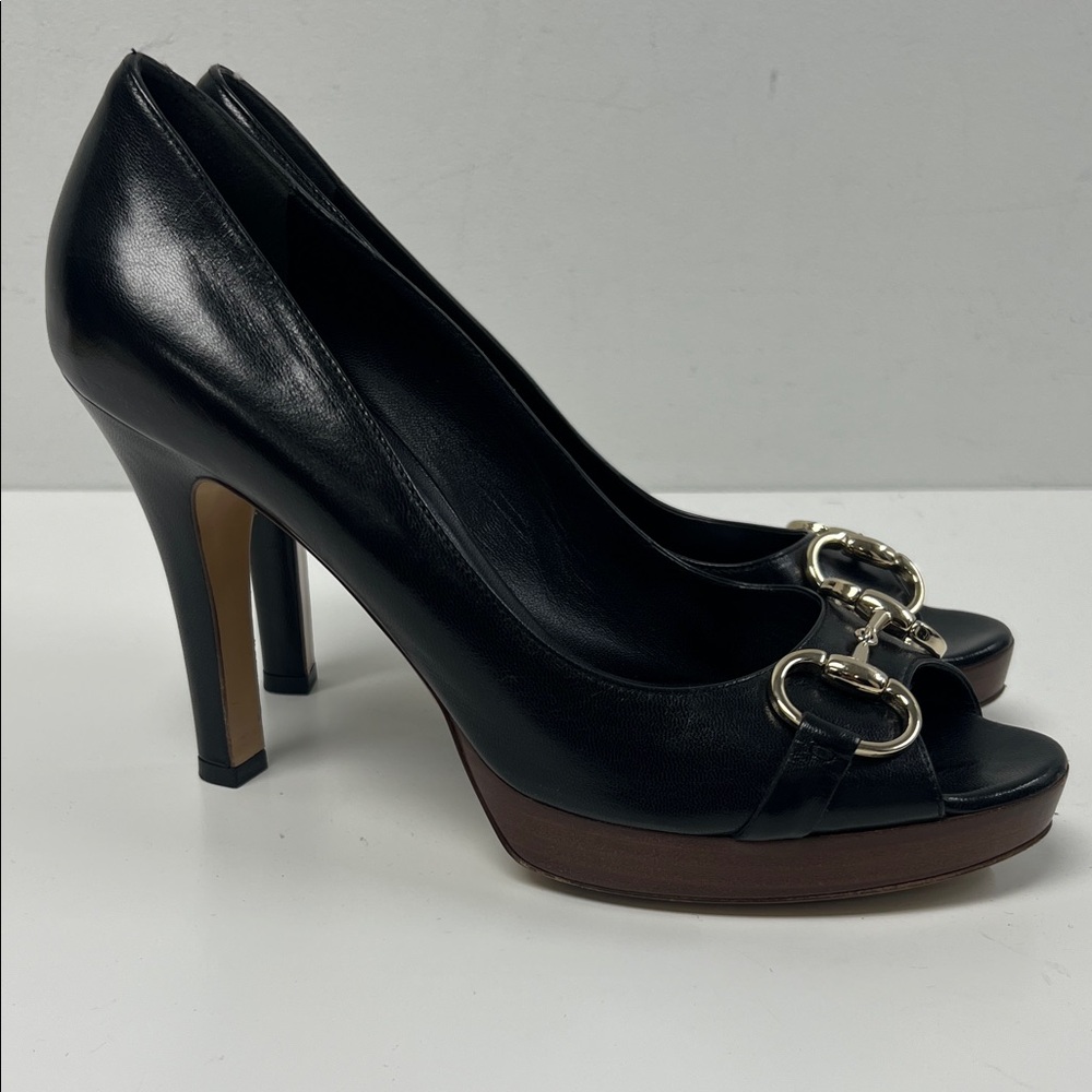 Gucci Black Leather Black Heels with Gold Horsebit